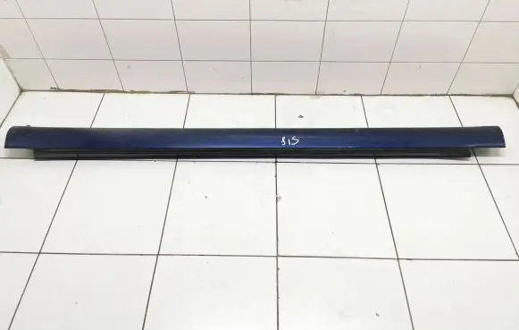 Toyota Avensis T250 Sill 7585105010