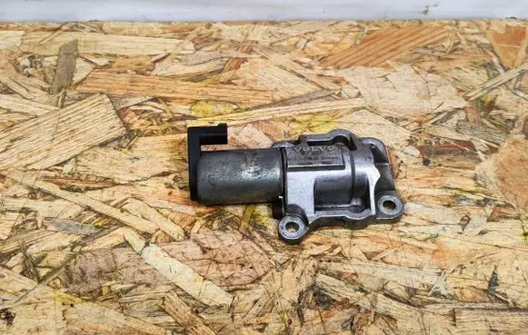 Volvo XC90 Camshaft vanos timing valve 8670422 F34711602 040120