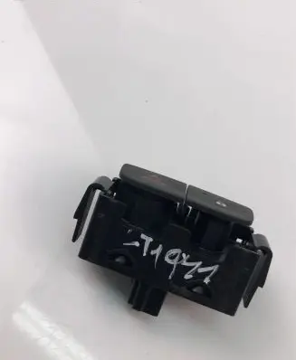 Dacia Sandero Hazard light switch E3160101