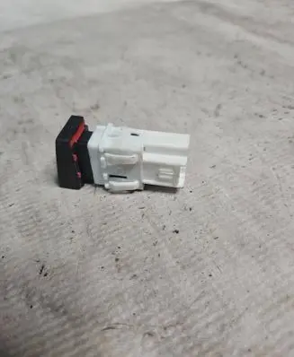 Nissan Qashqai Hazard light switch