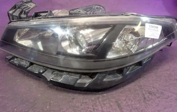 Renault Laguna II Headlight/headlamp 8200354740