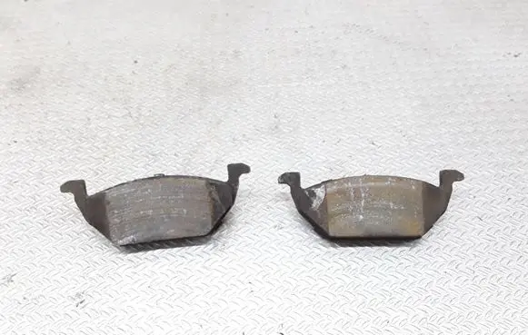 Volkswagen Caddy Brake pads (front) 