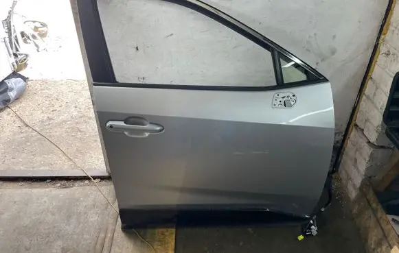 Toyota RAV 4 (XA50) Front door