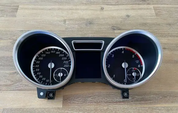 Mercedes-Benz G W461 W463 1st Gen Speedometer (instrument cluster) A4635407247 A4639026400
