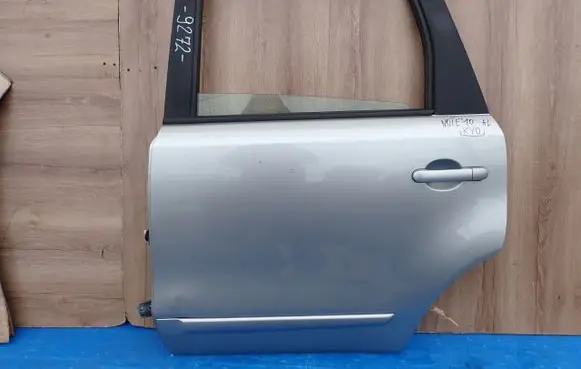 Nissan Note (E11) Rear door 