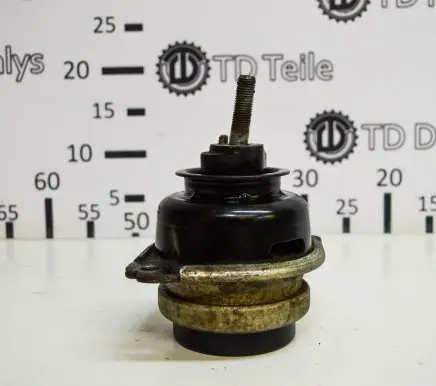 Volkswagen Touareg I Engine mount bracket 7L6199131C