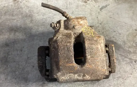 BMW 5 E39 Front brake caliper