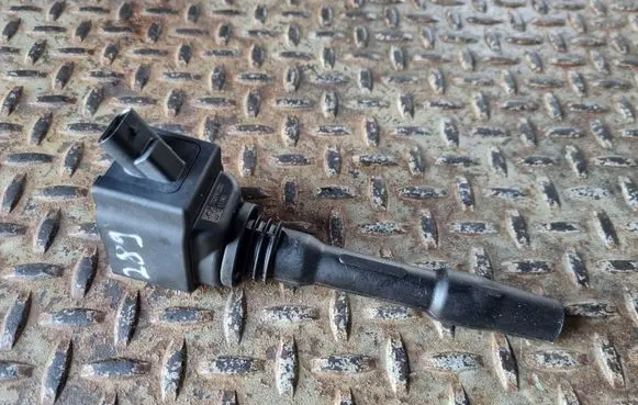 BMW 1 F40 High voltage ignition coil 8643360