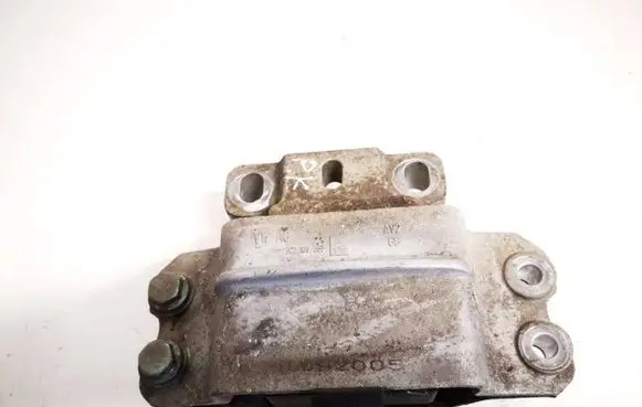 Volkswagen PASSAT B6 Engine mount bracket 3c0199555p