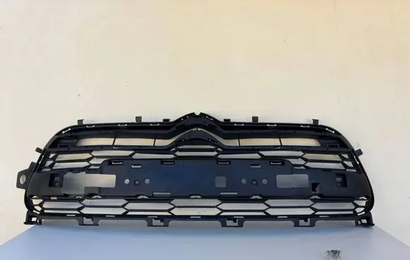 Citroen DS5 Front bumper upper radiator grill 9673279177