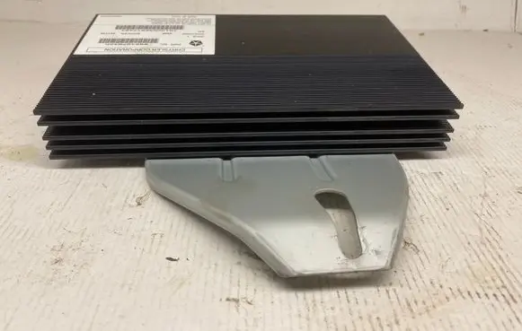 Dodge Durango III Sound amplifier 68248754AD TR1AA2905T7424