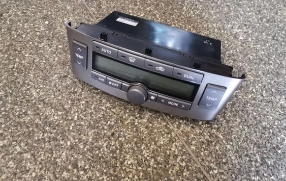 Toyota Avensis T250 Climate control unit 5590005140 1465700772