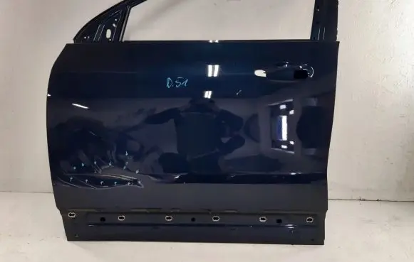 Mercedes-Benz GLA H247 Front door