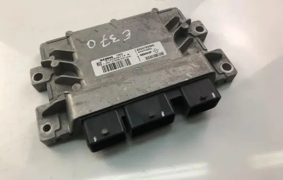 Renault Clio III Engine control unit/module ECU 8200783095 S120202114A