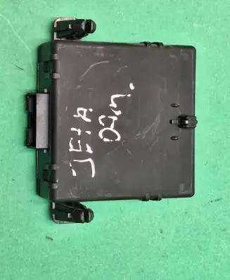 Volkswagen Jetta V Gateway control module 1K0907530F 1K0907951 0325TF9SH