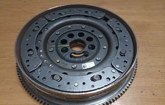 Renault Trafic II (X83) Dual mass flywheel 123109324R