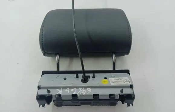 Audi Q7 4L Third row seat headrest 