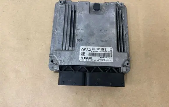 Nissan Qashqai Engine control unit/module 04L907309E