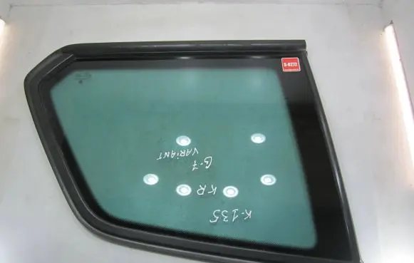 Volkswagen Golf VII Rear side window 5G9845297