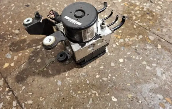Volvo XC60 ABS Pump 30681619 8G9N2C405AC