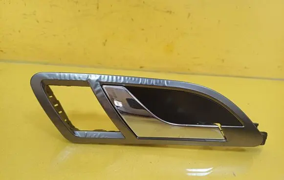 Skoda Superb B5 (3U) Front door interior handle 3U0837248