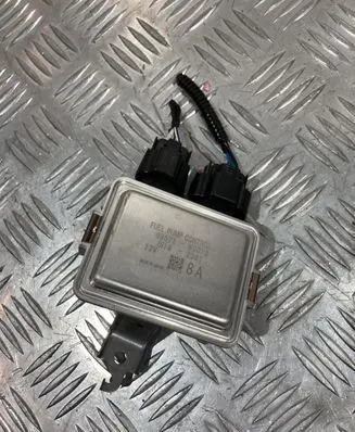 Toyota Yaris XP210 Fuel pump relay 89571-K0010