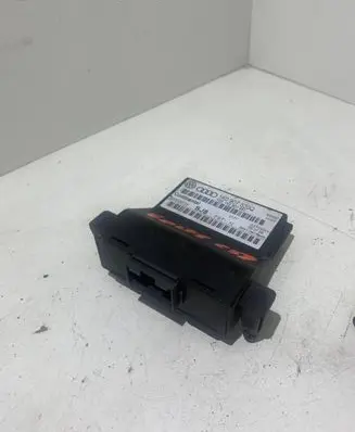 Volkswagen Golf V Gateway control module 1K0907530Q 5WK50011F 1K0907951