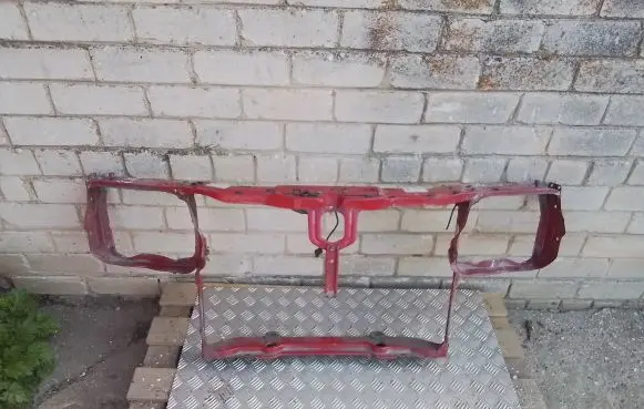 Mercedes-Benz E W124 Radiator support slam panel