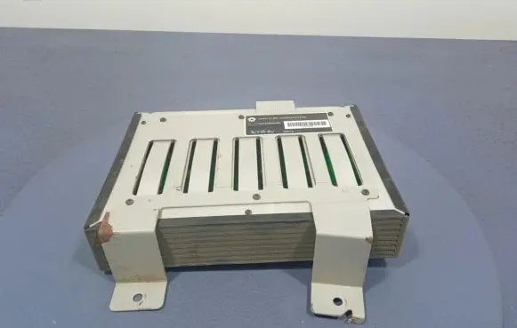Chrysler 300M Aerial antenna amplifier 04760902AB