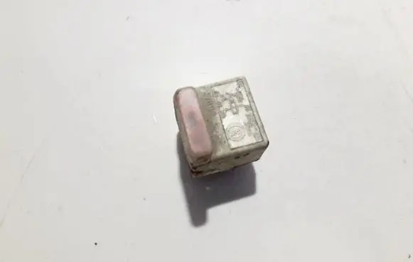 Audi A4 S4 B5 8D Other relay 12v233586