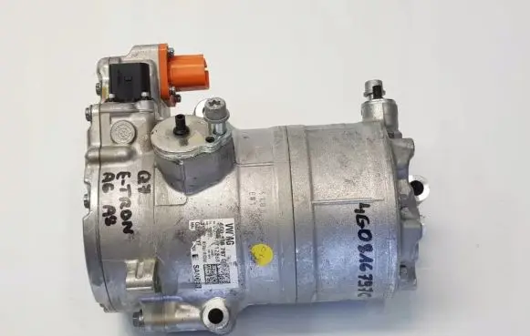 Audi Q7 4M Air conditioning (A/C) compressor (pump)