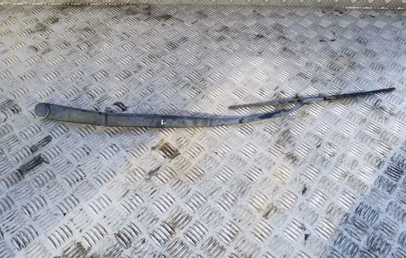 KIA Sportage Front wiper blade arm