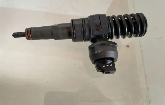 Fuel injector