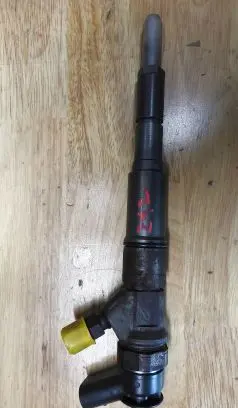 BMW 5 E60 E61 Fuel injector 0445110212