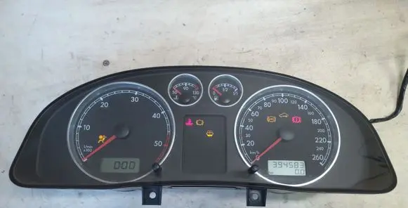 Volkswagen PASSAT B5.5 Speedometer (instrument cluster) 3B0920805A 110080051