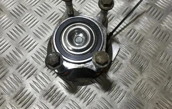 Volvo S80 Rear wheel hub