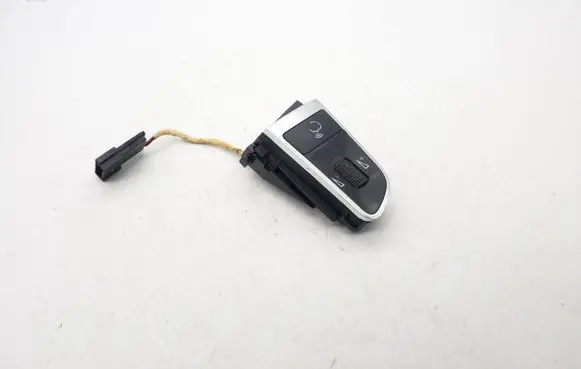 Steering wheel buttons/switches