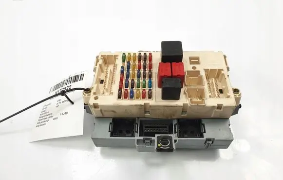 Alfa Romeo 147 Fuse box set 60698109