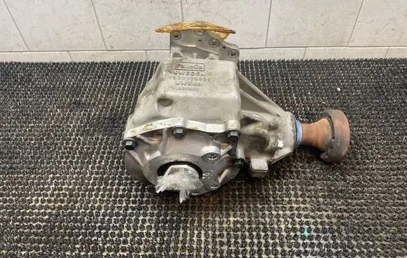 Gearbox transfer box case