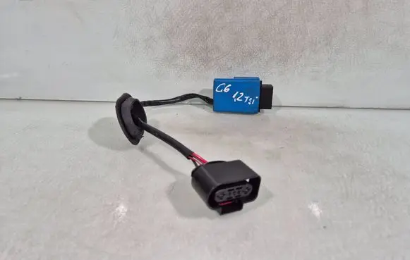 Volkswagen Golf VI Fuel pump relay 6Q0971905