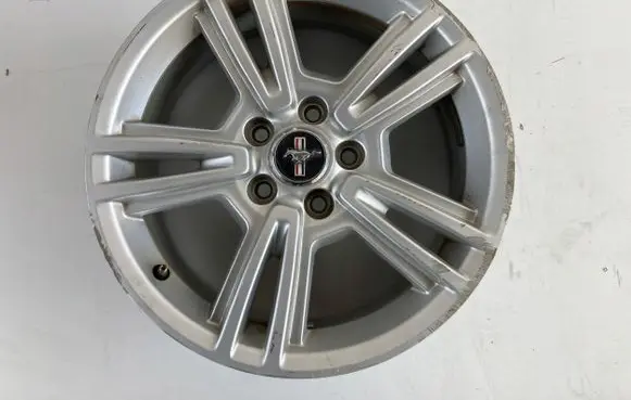 Ford Mustang V Original wheel cap 