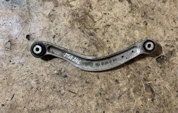 Rear upper control arm/wishbone
