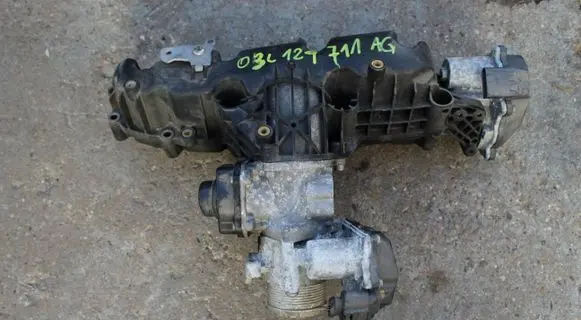 Volkswagen Golf VI Intake manifold 03L129711AG