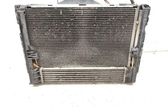 BMW X1 E84 Coolant radiator 7588974 4364684