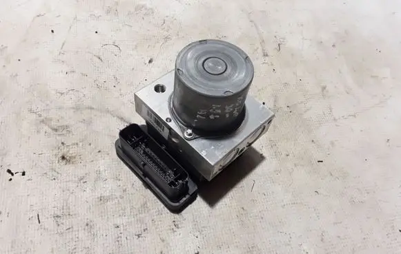 Volvo XC40 ABS Pump 31471723