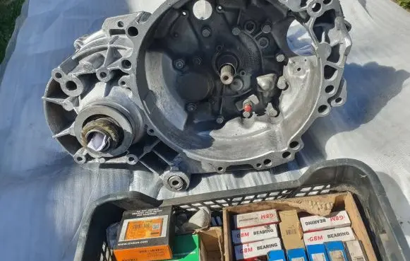 Manual 5 speed gearbox