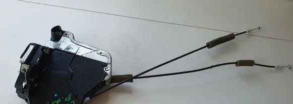 Honda CR-V Front door lock