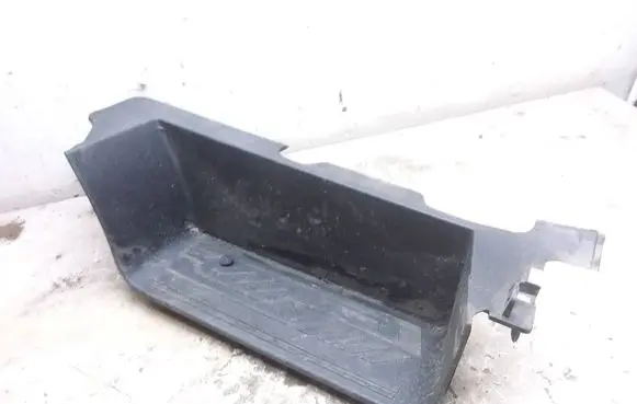 Front sill trim cover