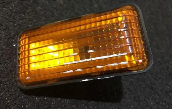 Volkswagen PASSAT B3 Front fender indicator light 357949117