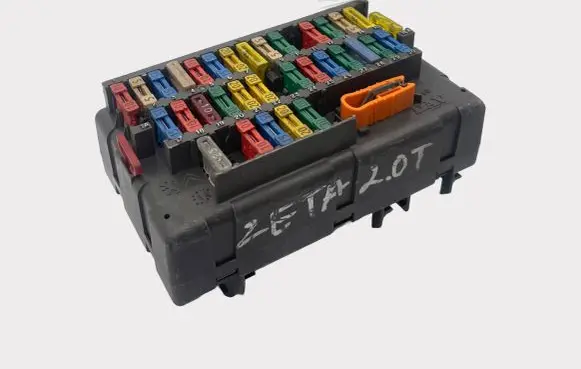 Lancia Zeta Fuse module 9610352280 9623392880